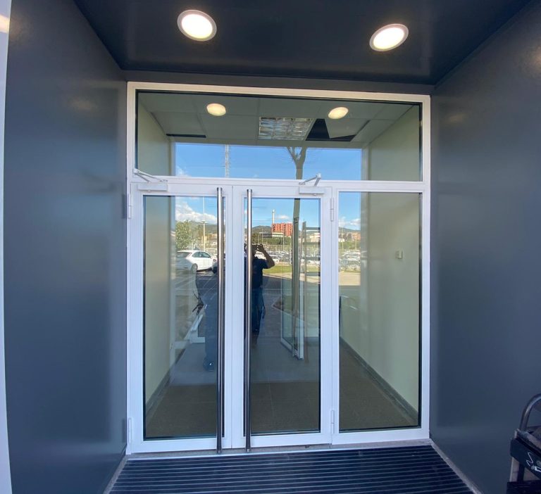 Puertas de hierro para TV3 en Sant Joan Despí